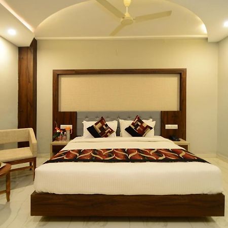 Hopp Inn Udaipur Buitenkant foto