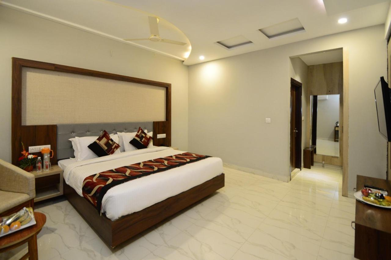 Hopp Inn Udaipur Buitenkant foto