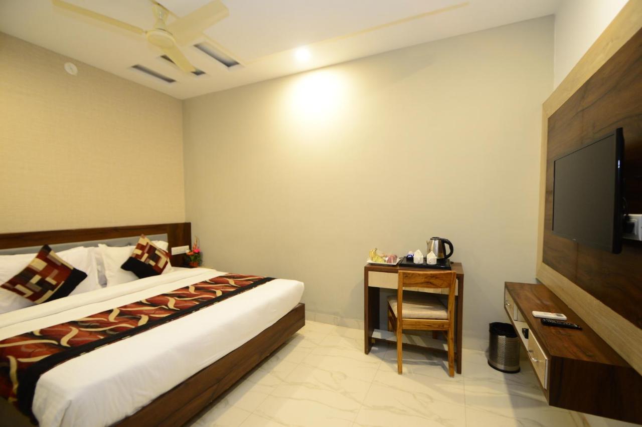 Hopp Inn Udaipur Buitenkant foto
