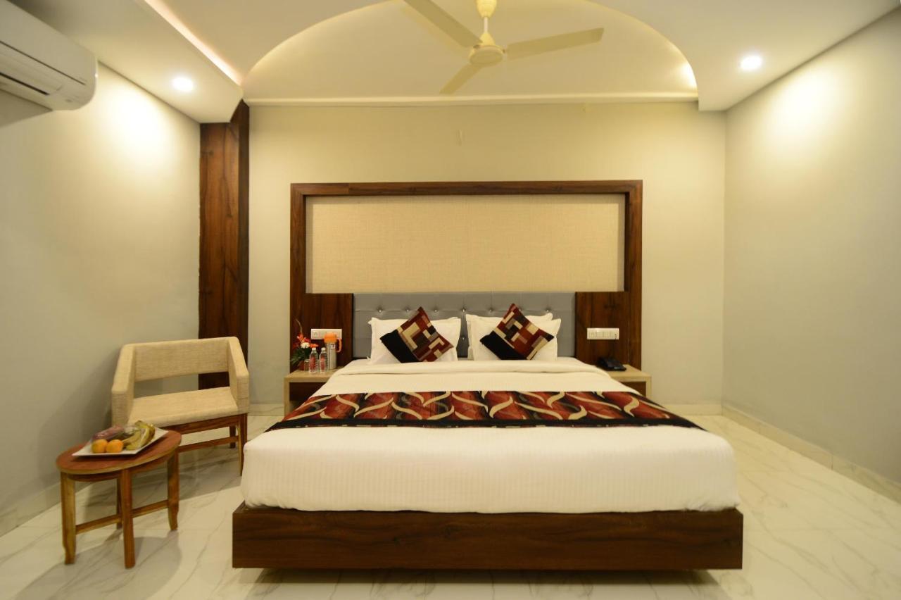Hopp Inn Udaipur Buitenkant foto