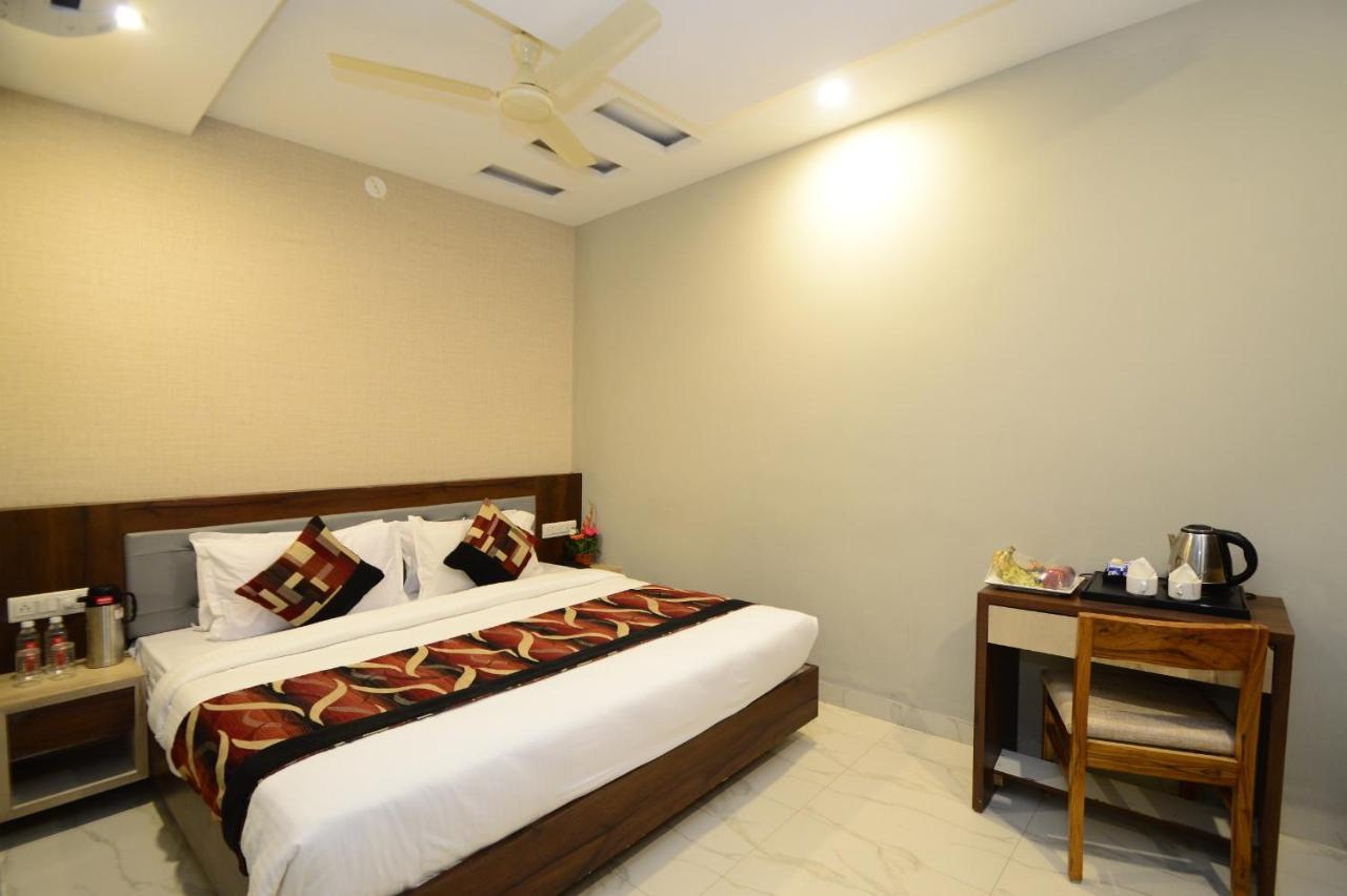 Hopp Inn Udaipur Buitenkant foto