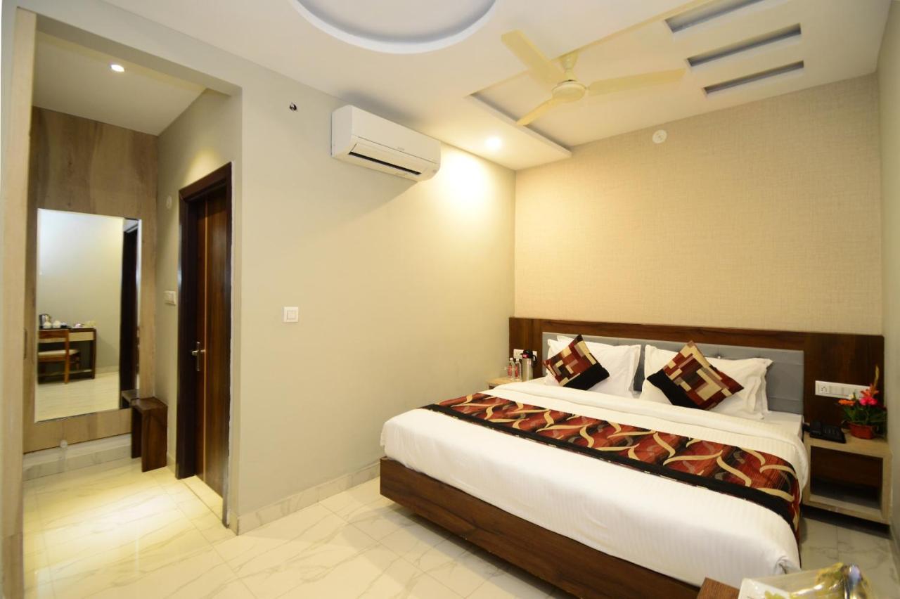 Hopp Inn Udaipur Buitenkant foto