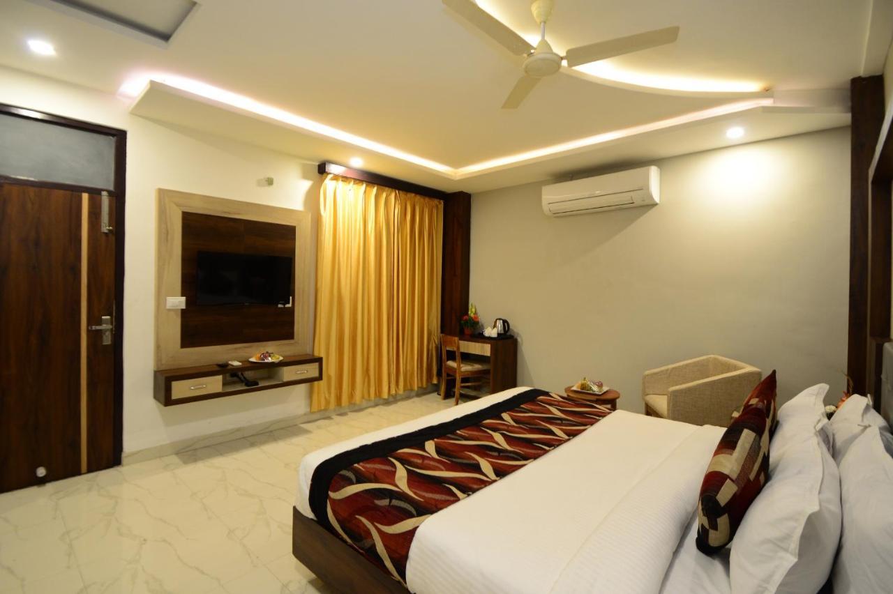 Hopp Inn Udaipur Buitenkant foto