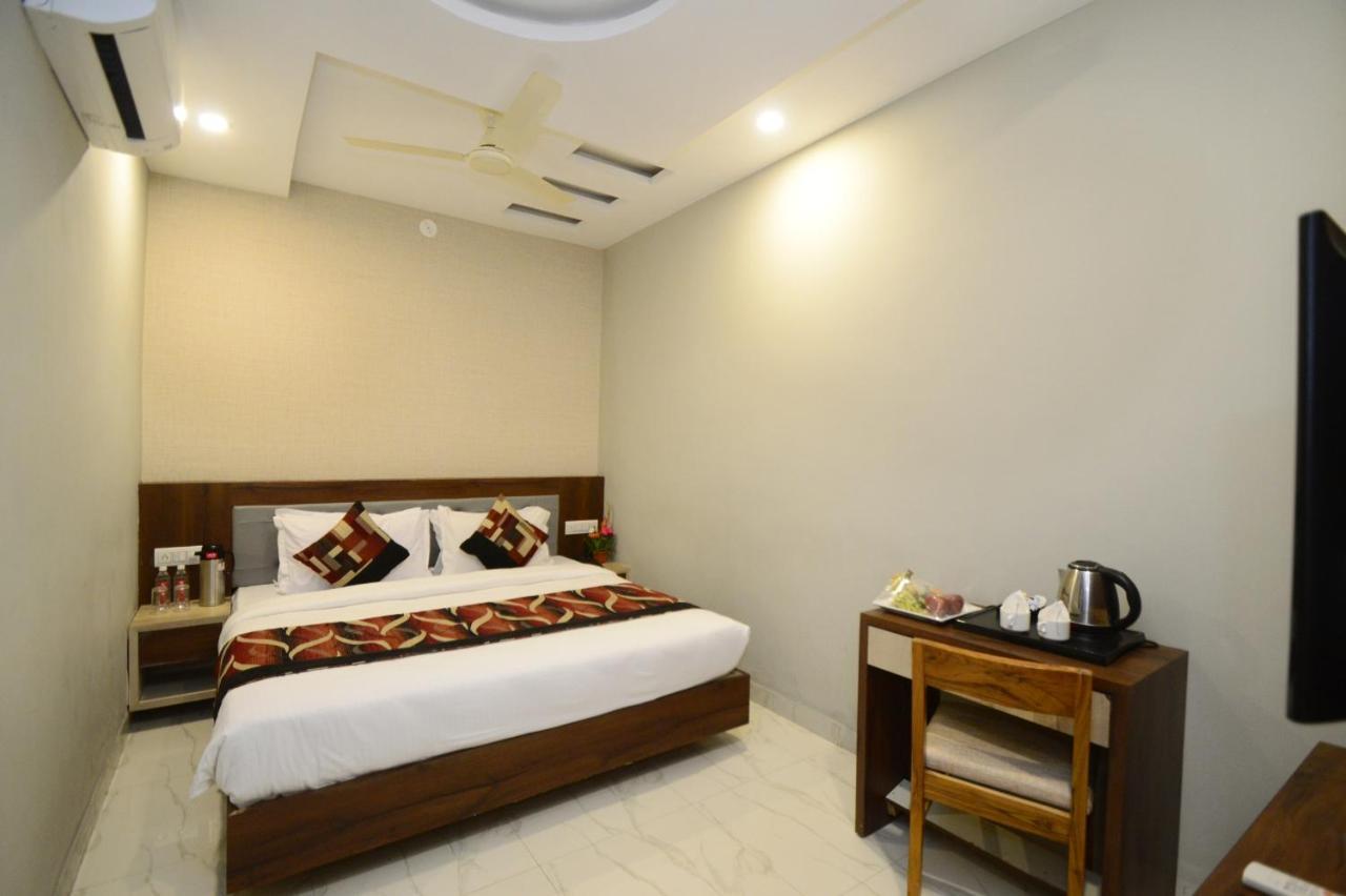 Hopp Inn Udaipur Buitenkant foto